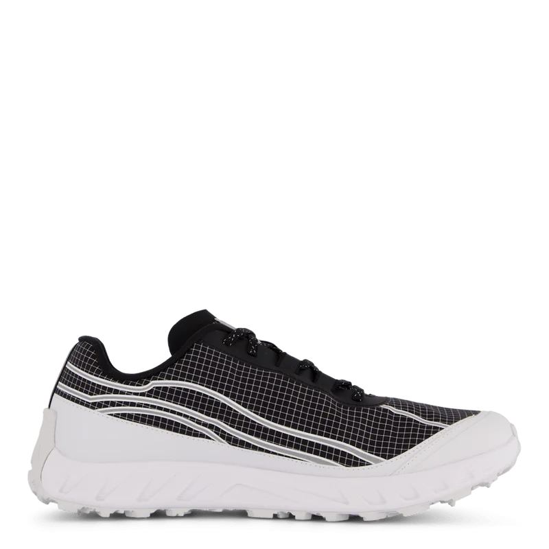 Norda 002 M Blk