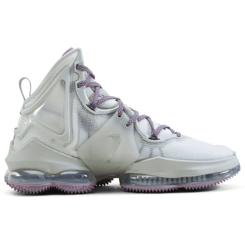 Nike LeBron XIX
