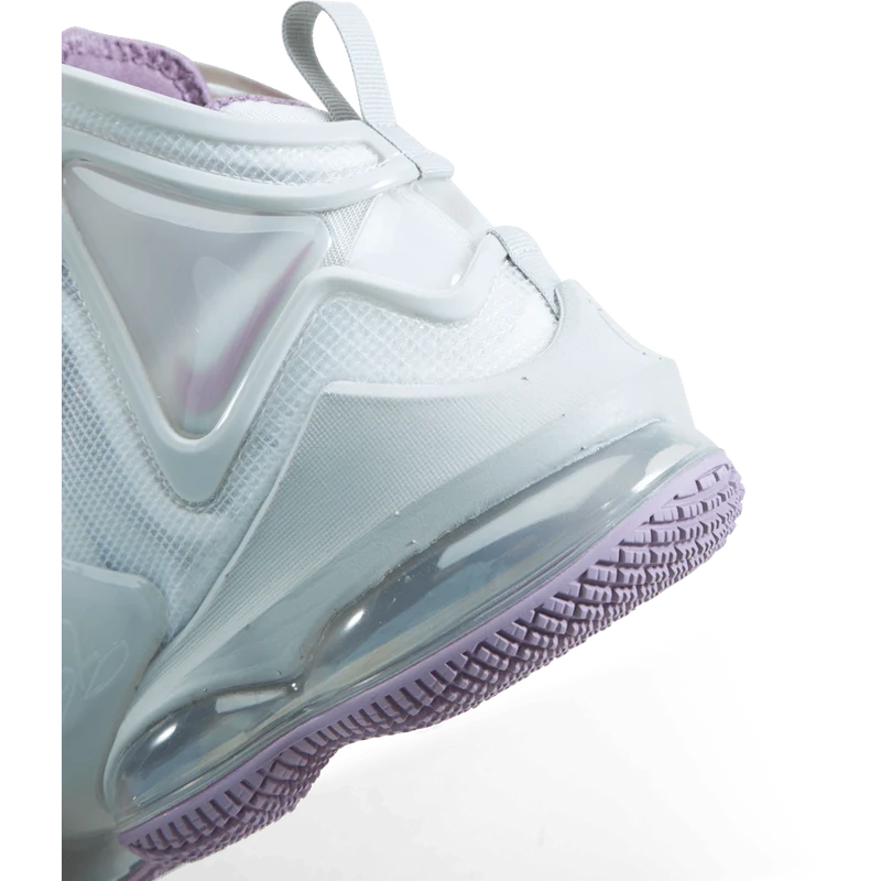 Nike LeBron XIX