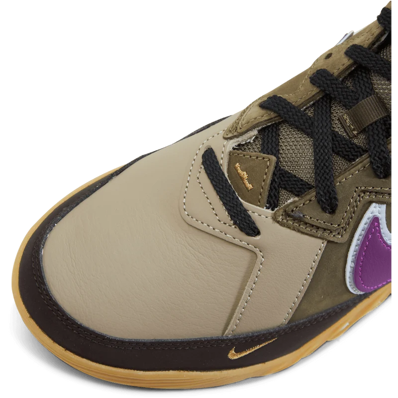 LeBron XVIII Low