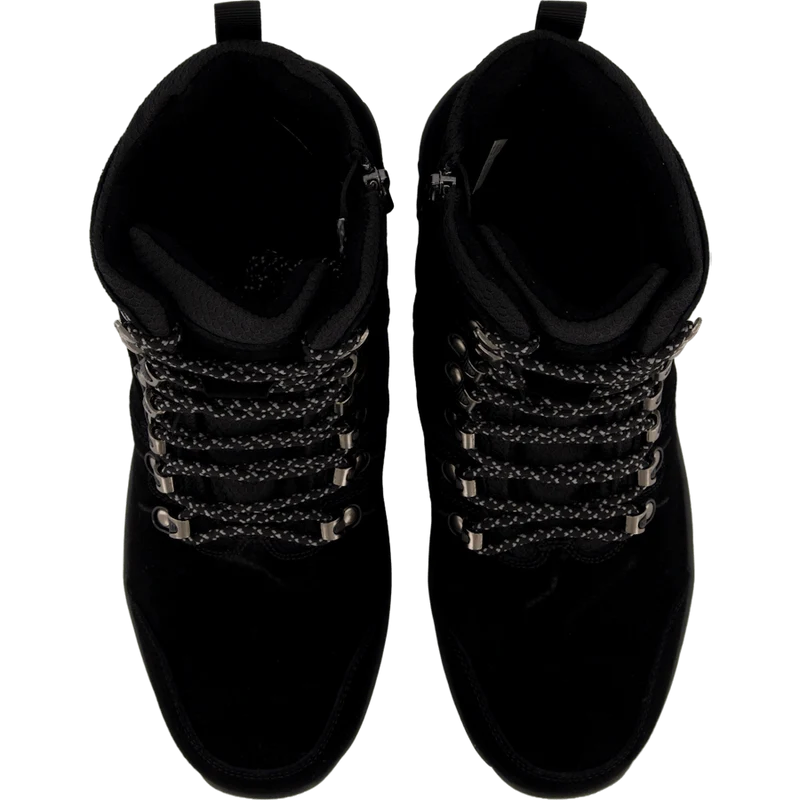 Woodford M Studs Black
