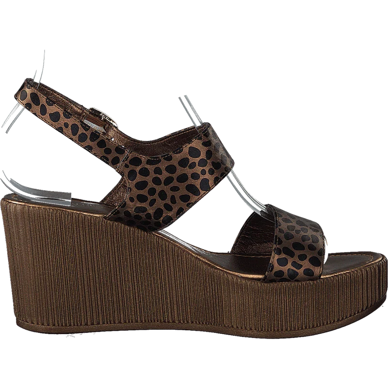 Leoonora5060 Light Chestnut