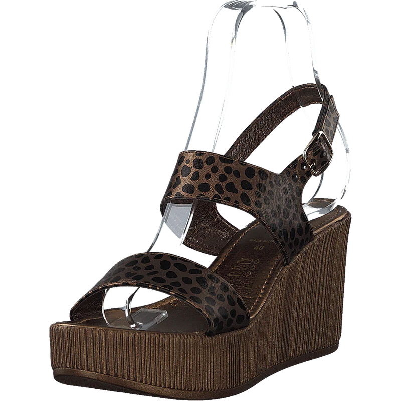 Leoonora5060 Light Chestnut