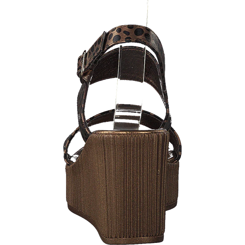 Leoonora5060 Light Chestnut