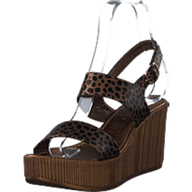Leoonora5060 Light Chestnut