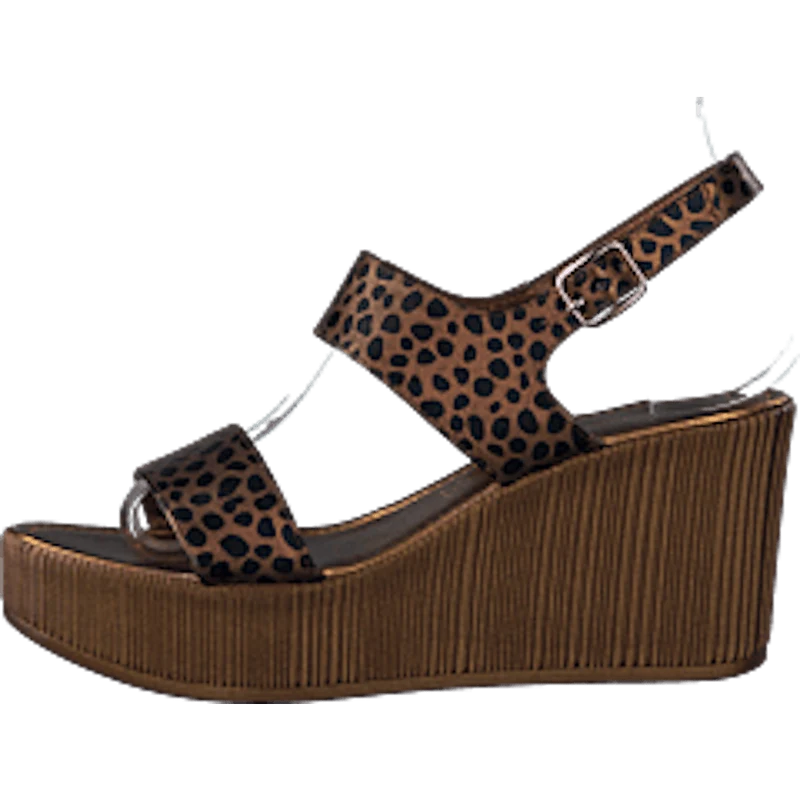 Leoonora5060 Light Chestnut