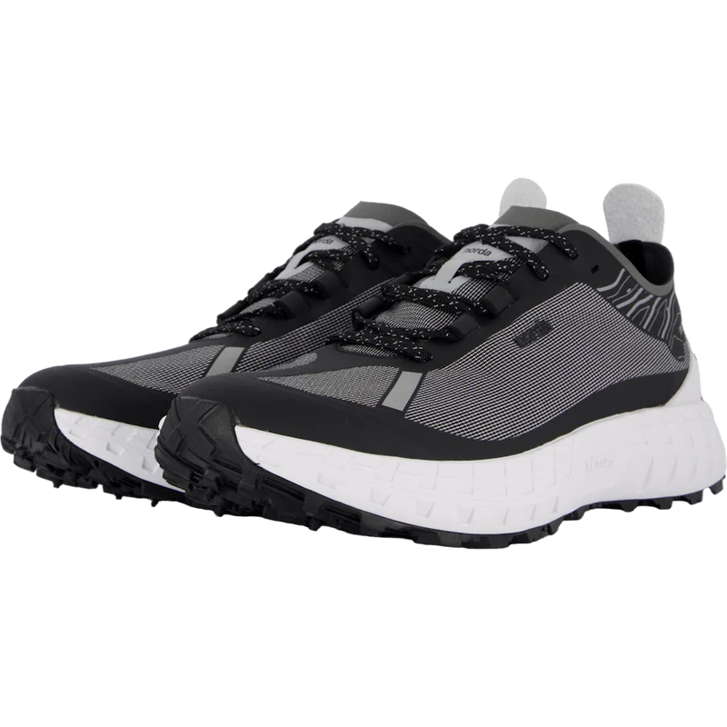 Norda N001 Black/white