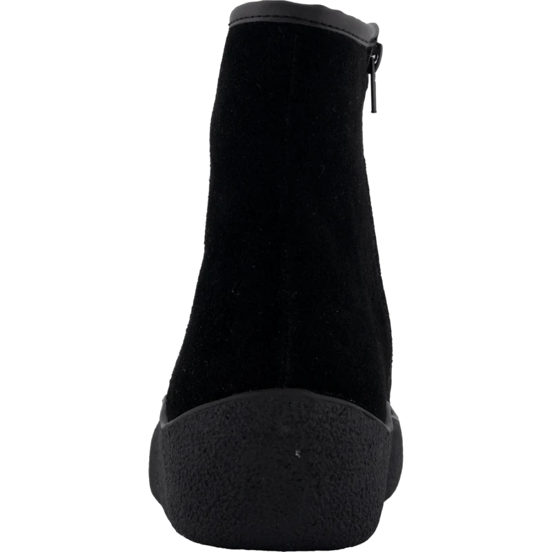 Lykke M Black