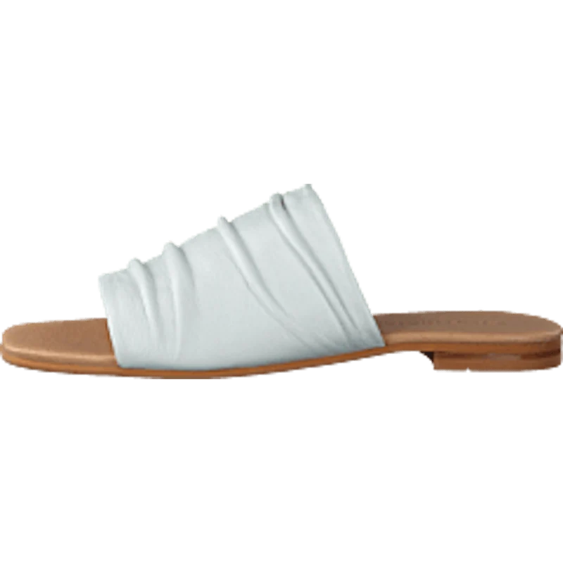 Madeleine Offwhite