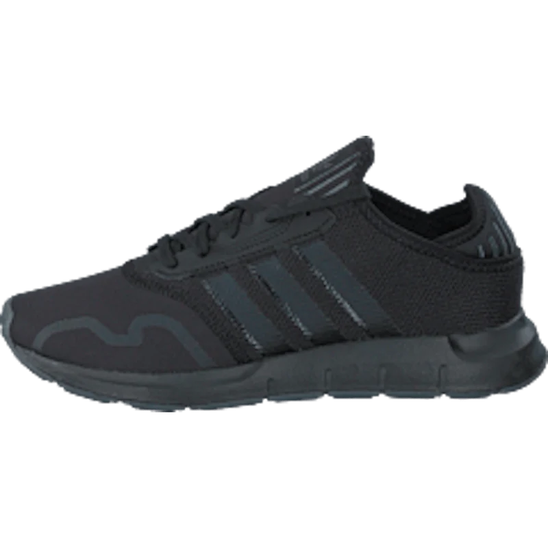 Swift Run X Core Black / Black Blue Metallic / Carbon