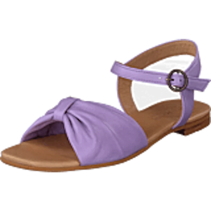 Madeleine Lilac