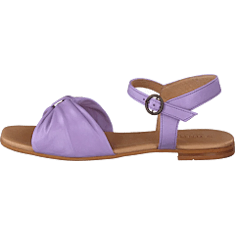Madeleine Lilac