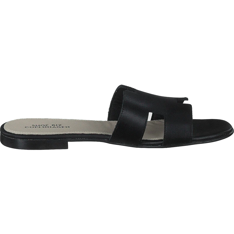Claire Plain Black