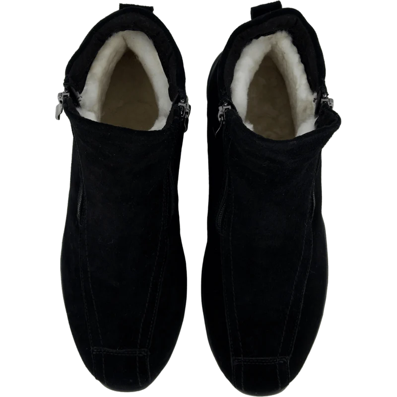 Timor L Studs Black