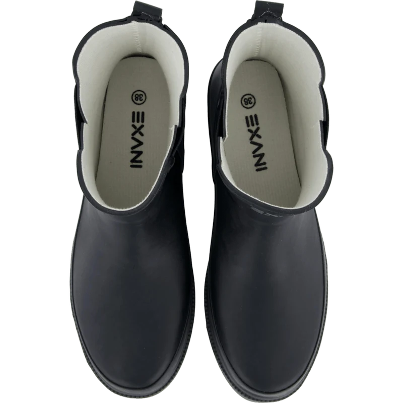 Low Color Boot W Black
