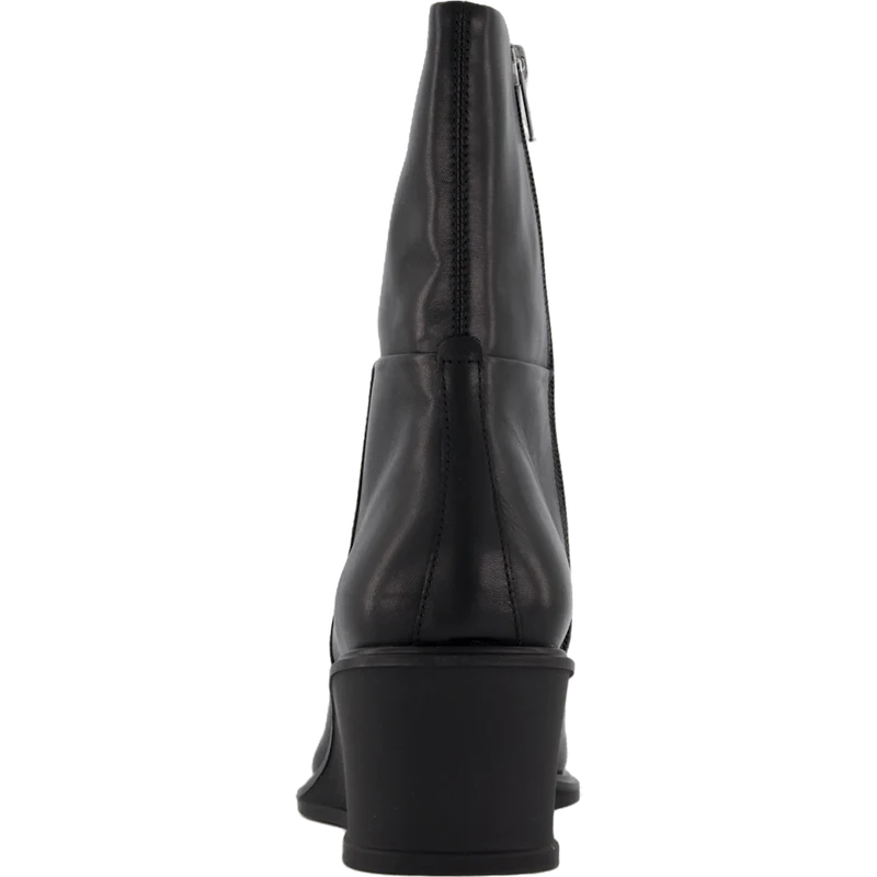 Aino Black