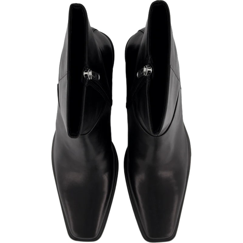 Aino Black