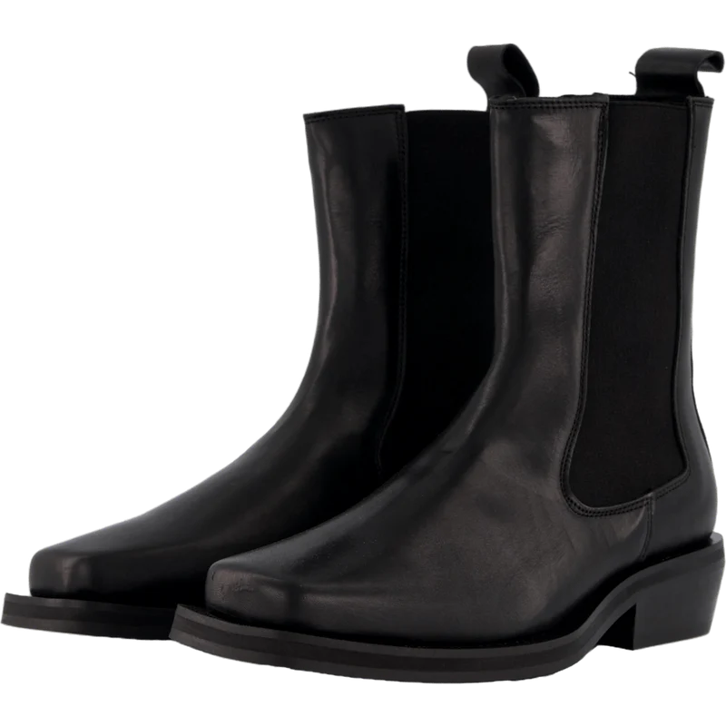Anine Black
