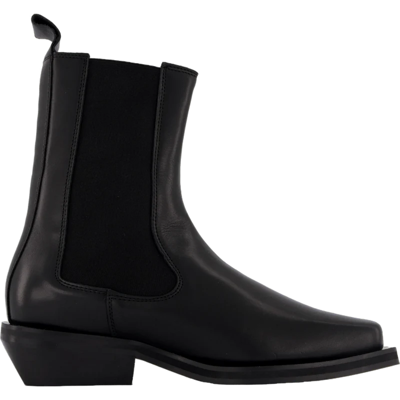 Anine Black