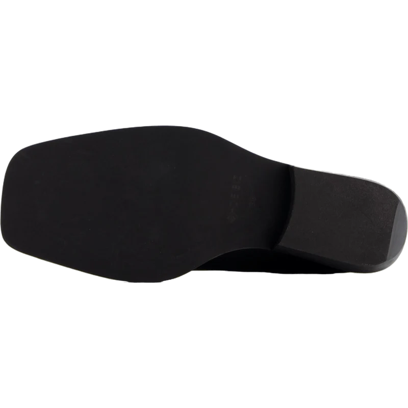 Anine Black