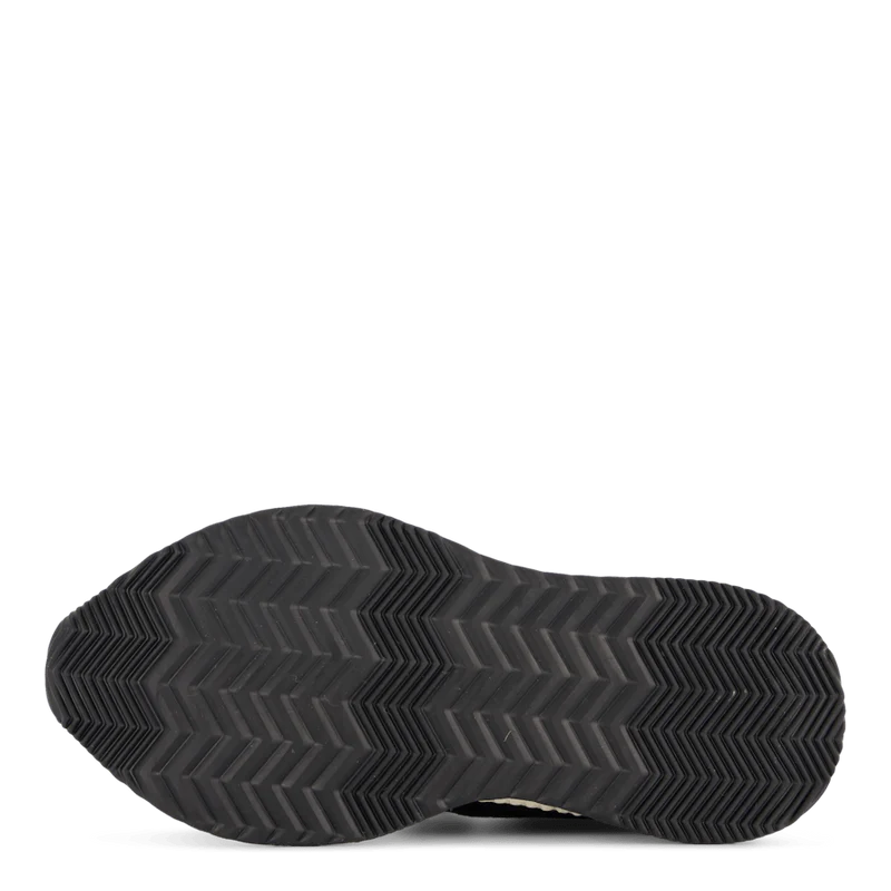 Out N About™ Iii Conquest Wp Black