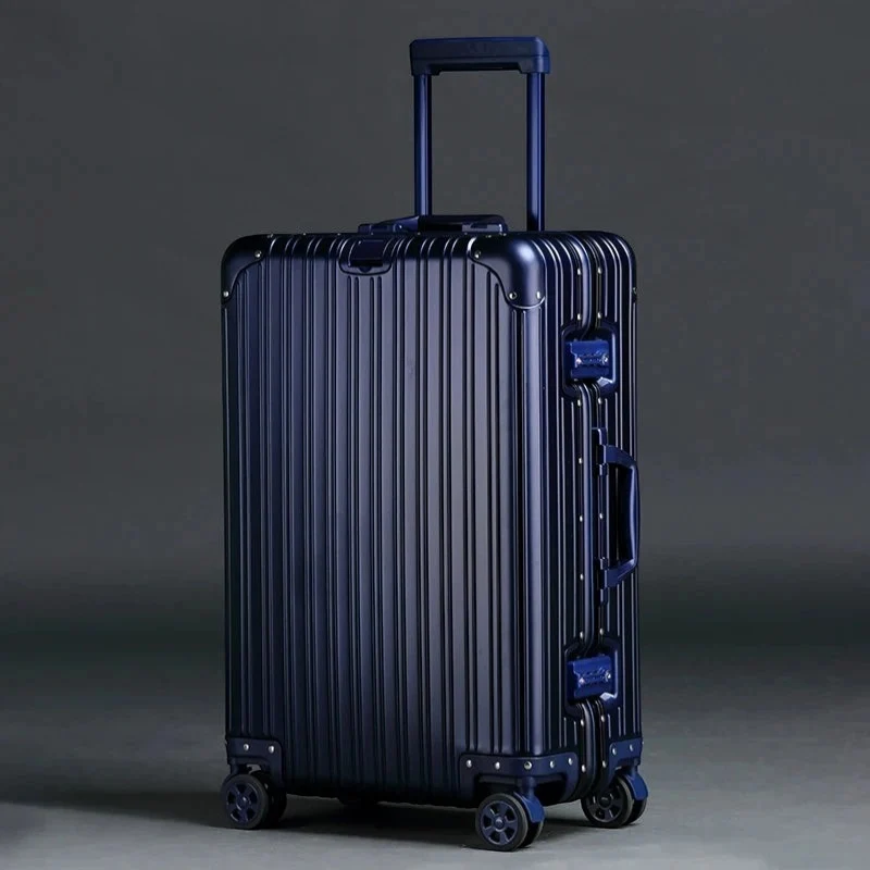 Resväska i aluminium, TSA-lås och 360° hjul