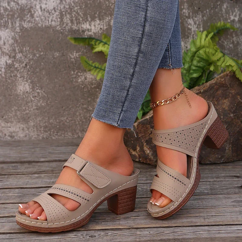 Square-Heeled Peep-Toe Summer Sandals Solid Color Casual Shoes
