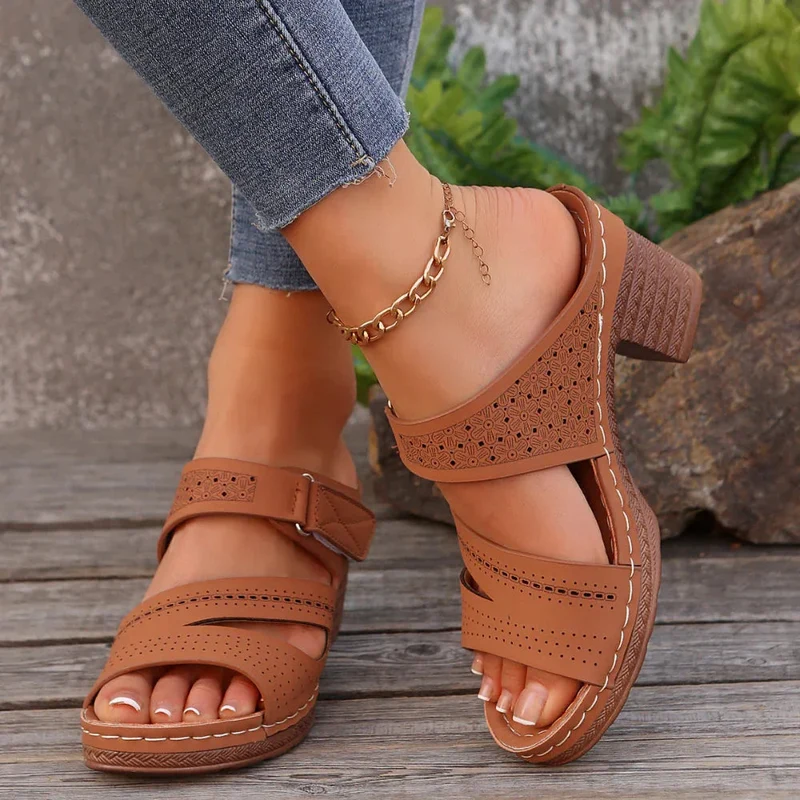 Square-Heeled Peep-Toe Summer Sandals Solid Color Casual Shoes