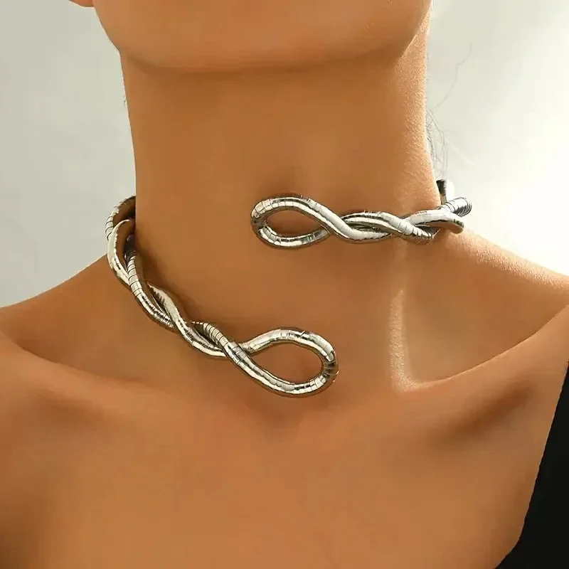 Women's Snake-Shaped Elegant Necklace