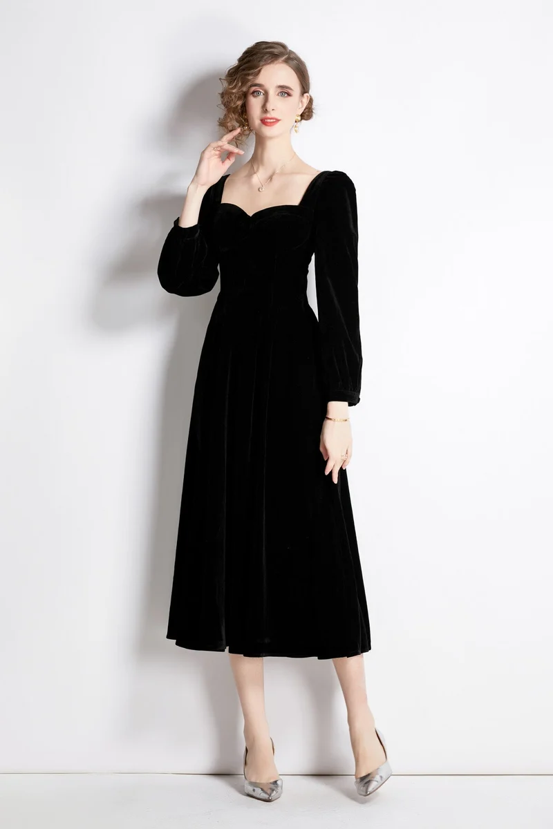 Square Sweetheart Neckline Vintage Velvet Dress