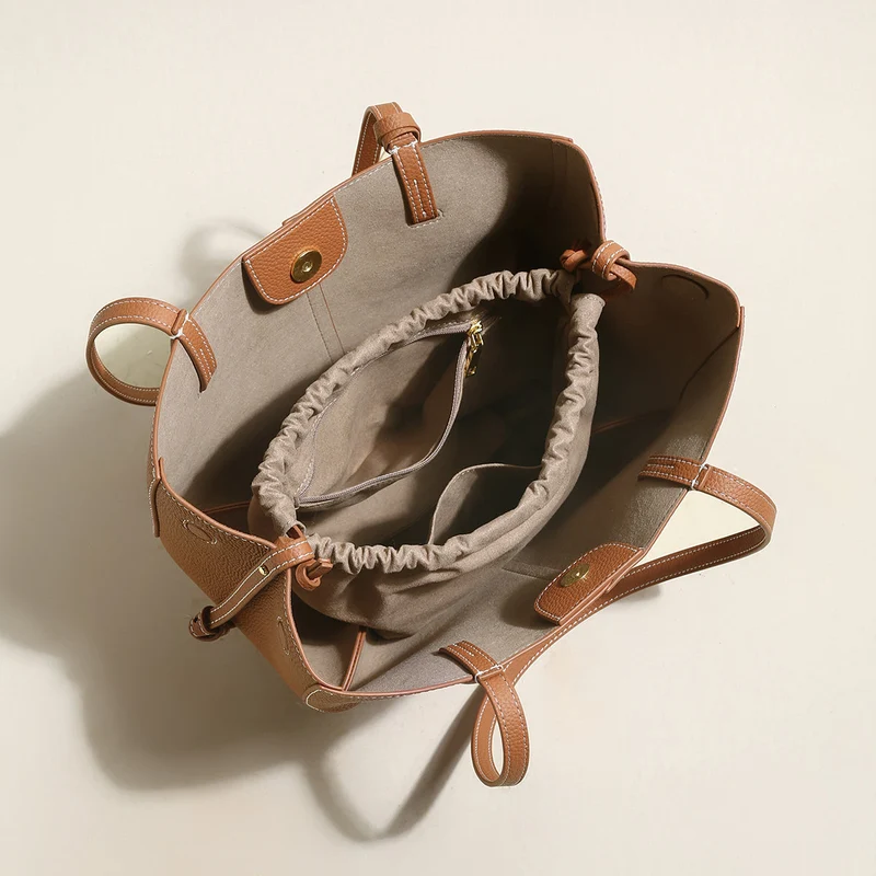Esmeralda Everyday Trapezoid Tote Bag