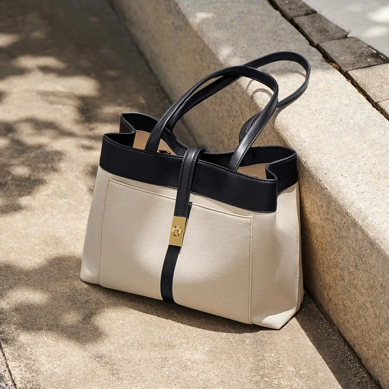 Oregon Metro Leather Buckle Strap Tote Bag