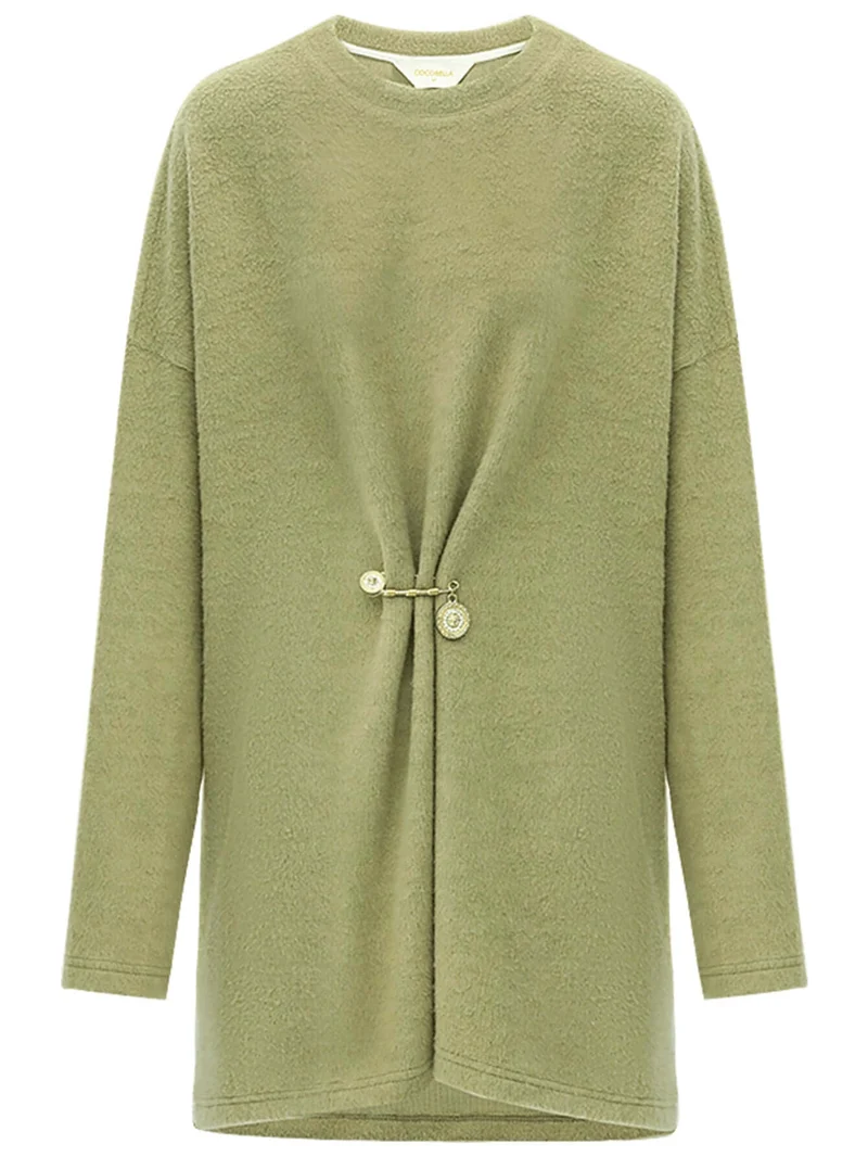 Oversized Green Fleece Knit with a Stylish Cinched Brooch Pin
