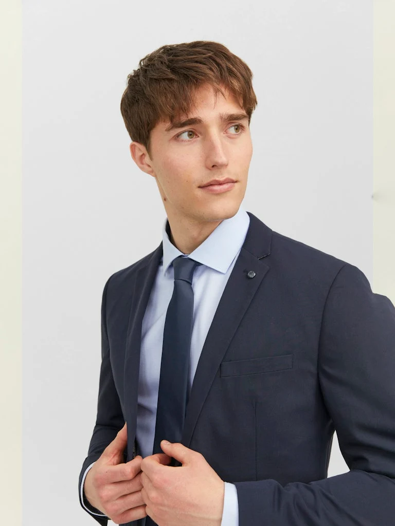 SOLID TIE
